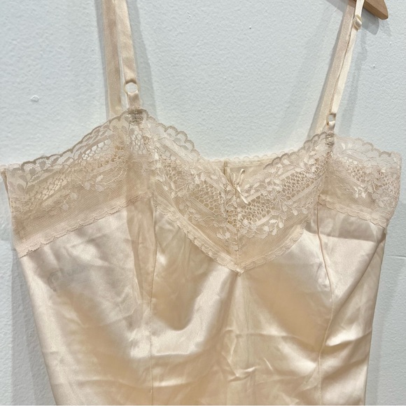 Vintage 1960s Collectible Classics Cream Lace Trim Camisole - Picture 2 of 8
